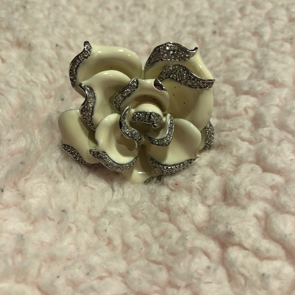 Ring - Picture 2 of 4